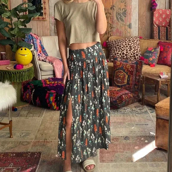 NATURAL LIFE Floral Midi Skirt - Black and Red - Picture 3 of 11